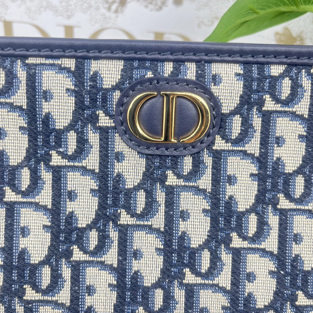 Christian Dior AAA Quality Wallets For Unisex Sleek 1322