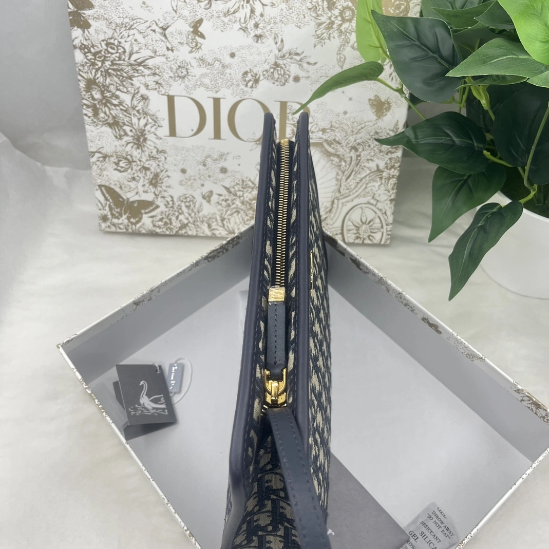 Christian Dior AAA Quality Wallets For Unisex Sleek 1322
