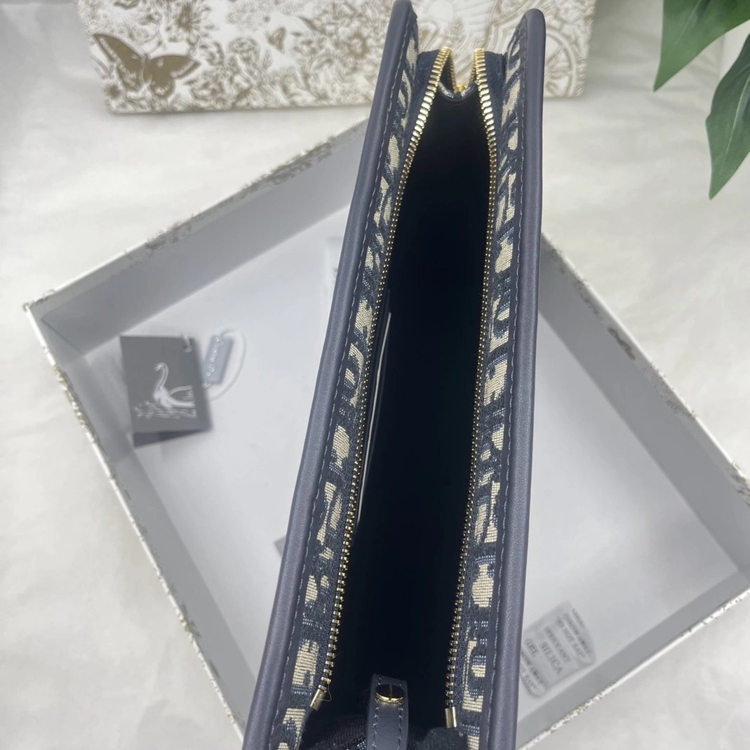 Christian Dior AAA Quality Wallets For Unisex Sleek 1322