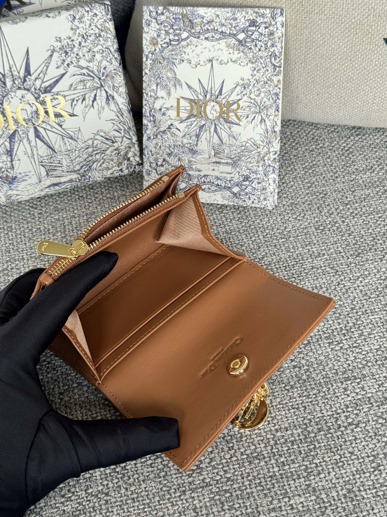 Christian Dior AAA Wallets For Women WellDesigned 2436