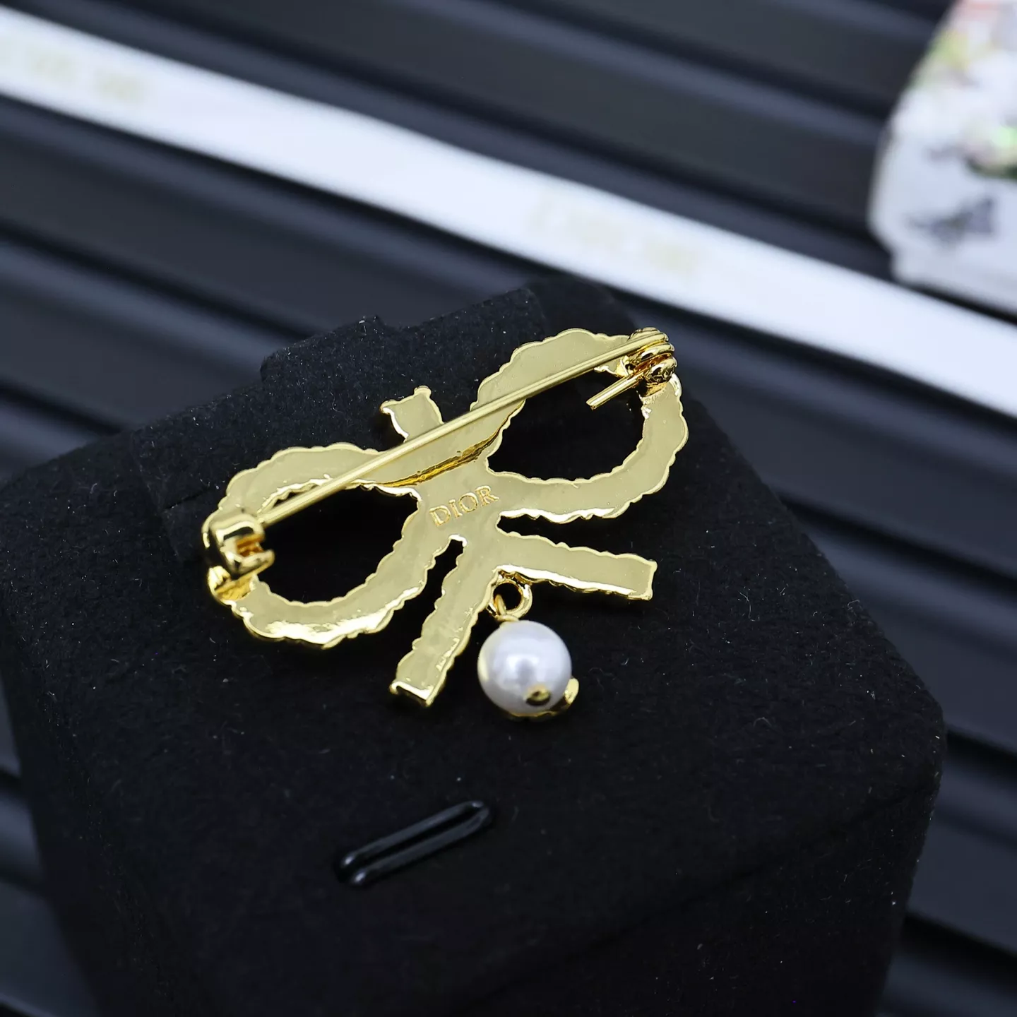 Christian Dior Brooches For Women Bold 2528