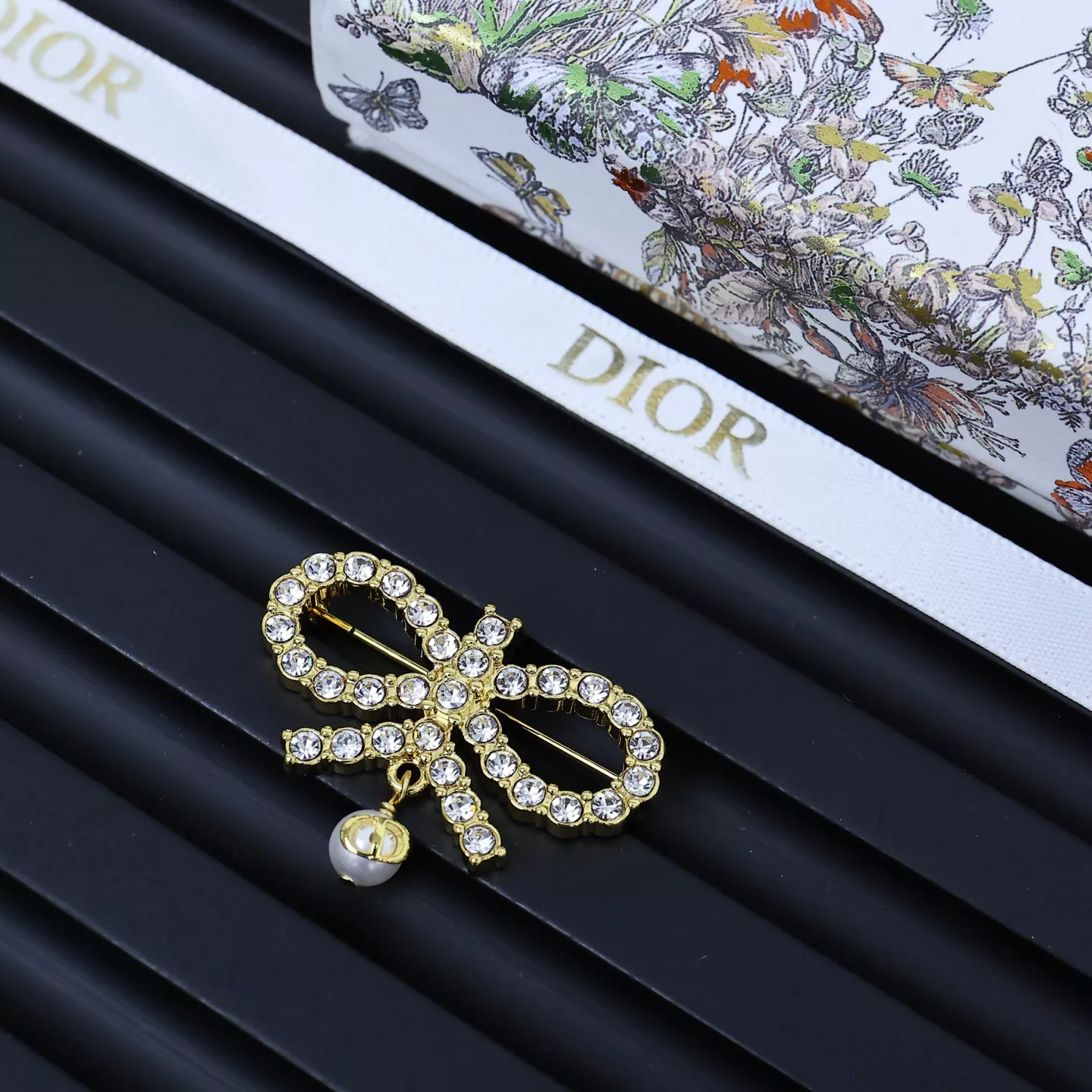Christian Dior Brooches For Women Bold 2528