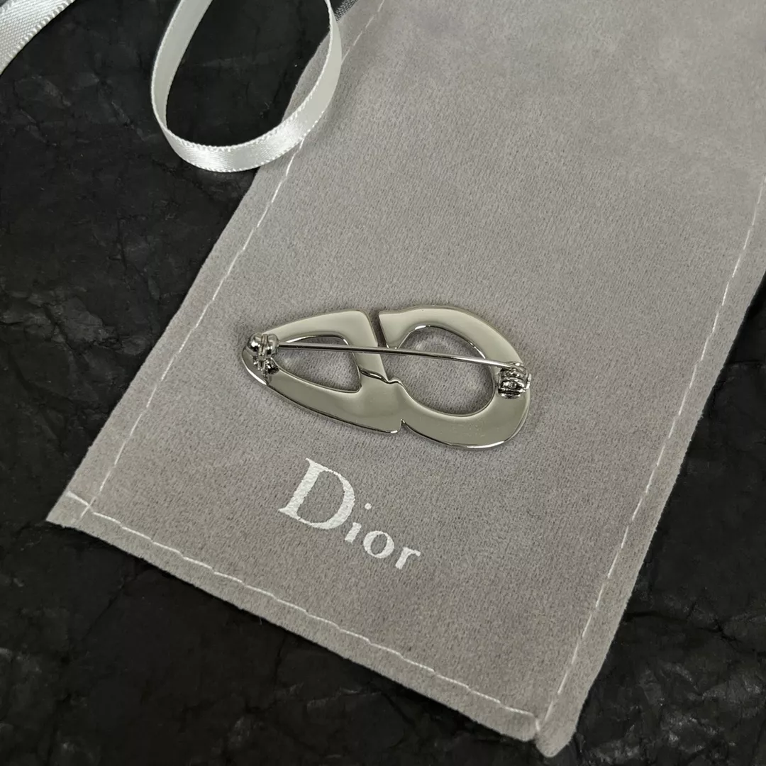 Christian Dior Brooches For Women Flexible 4879