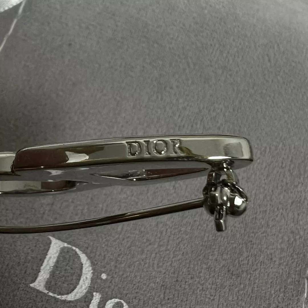Christian Dior Brooches For Women Flexible 4879