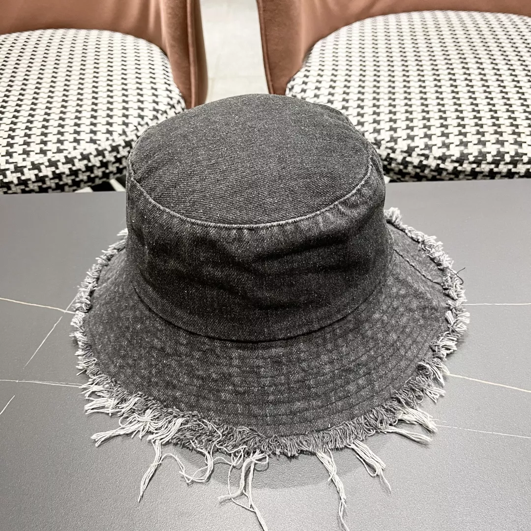 Christian Dior Caps BestValue 535