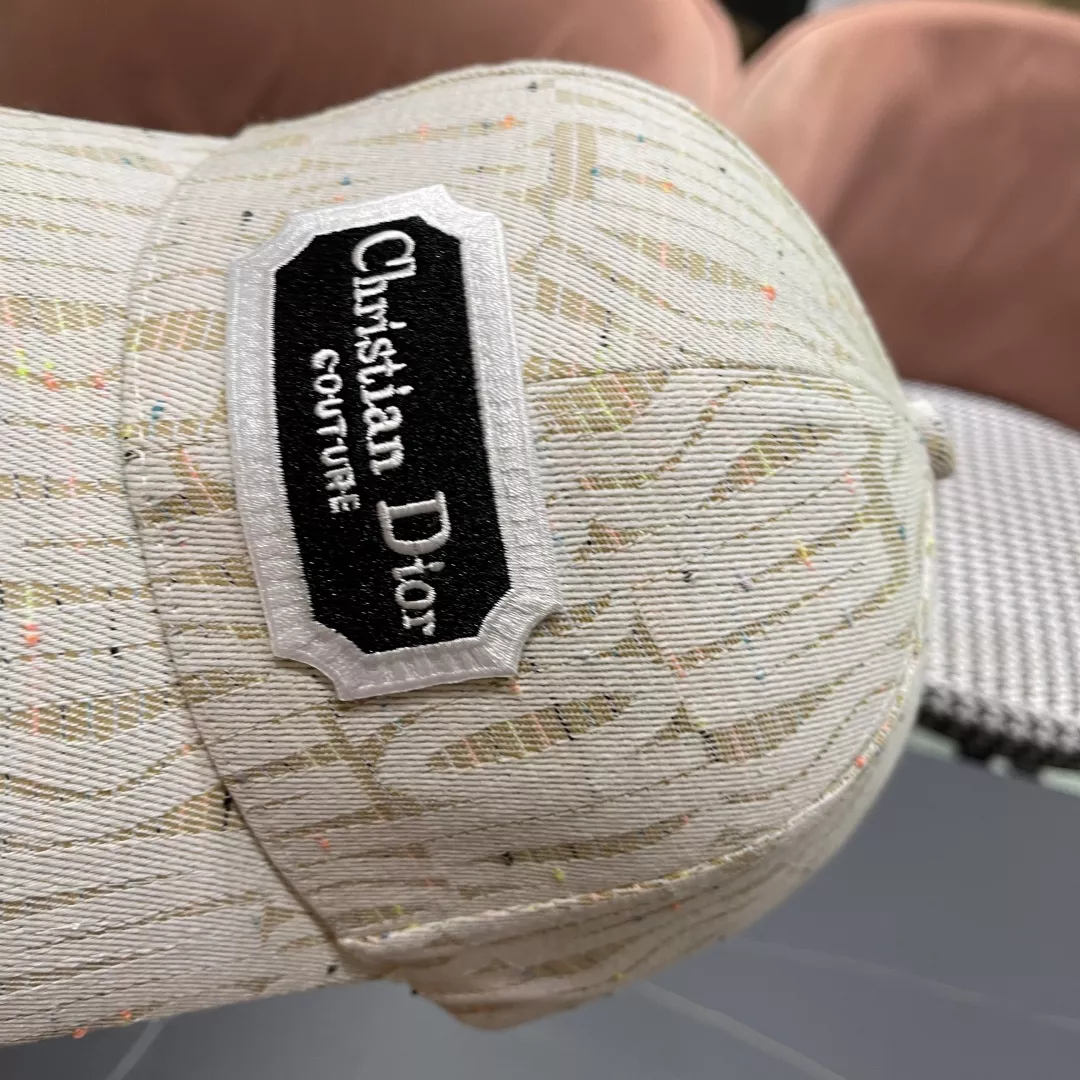 Christian Dior Caps Bright 7328