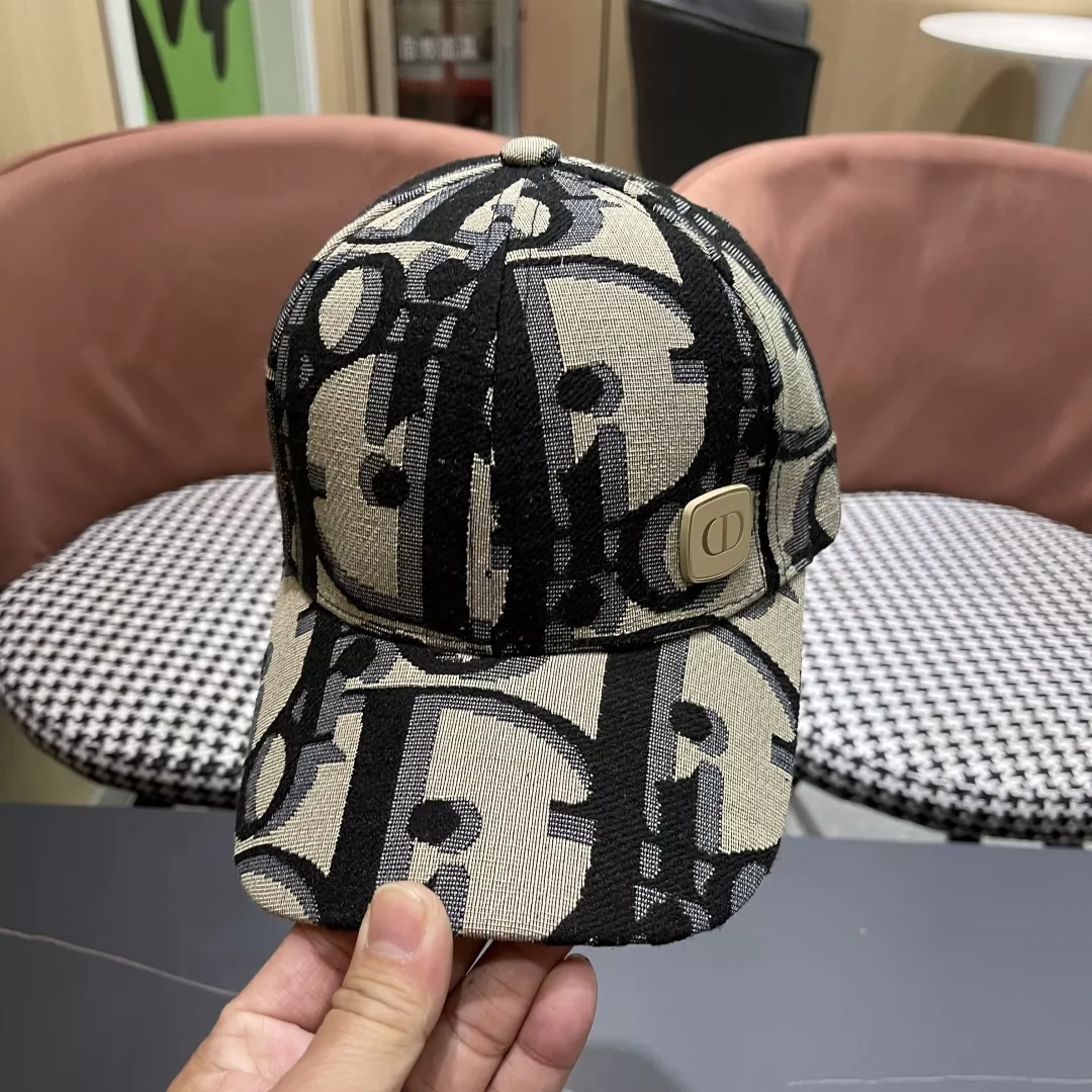 Christian Dior Caps Classic 7236
