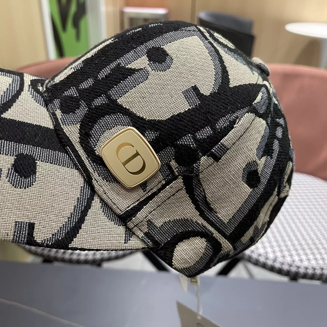 Christian Dior Caps Classic 7236