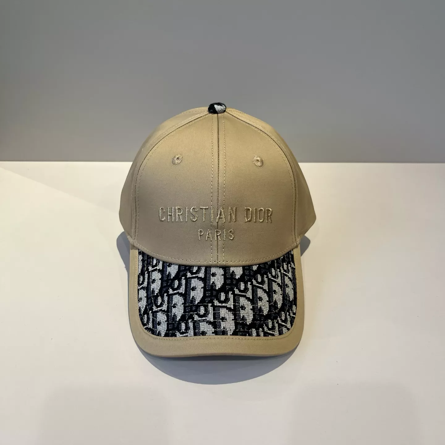 Christian Dior Caps Comfortable 5217