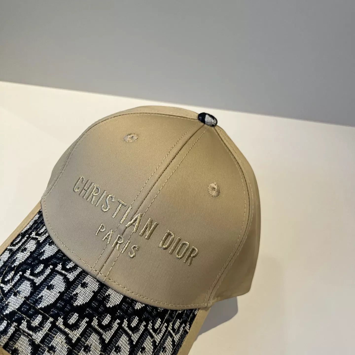 Christian Dior Caps Comfortable 5217