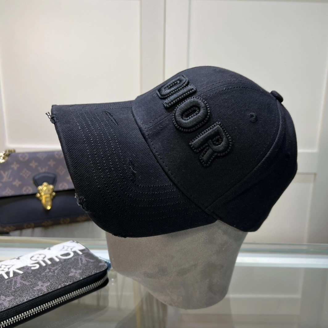Christian Dior Caps Comfortable 5522