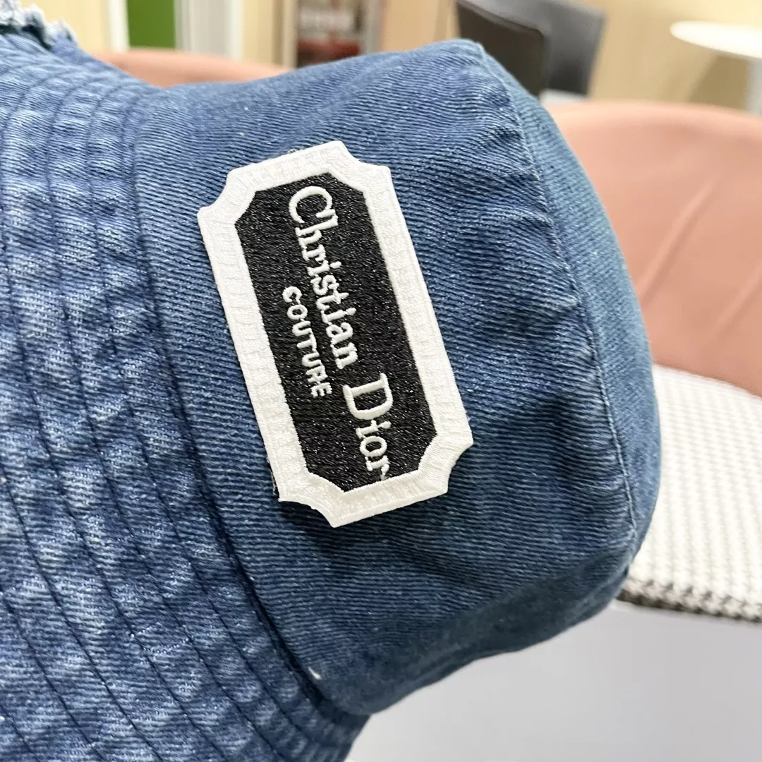 Christian Dior Caps Comfortable 6817