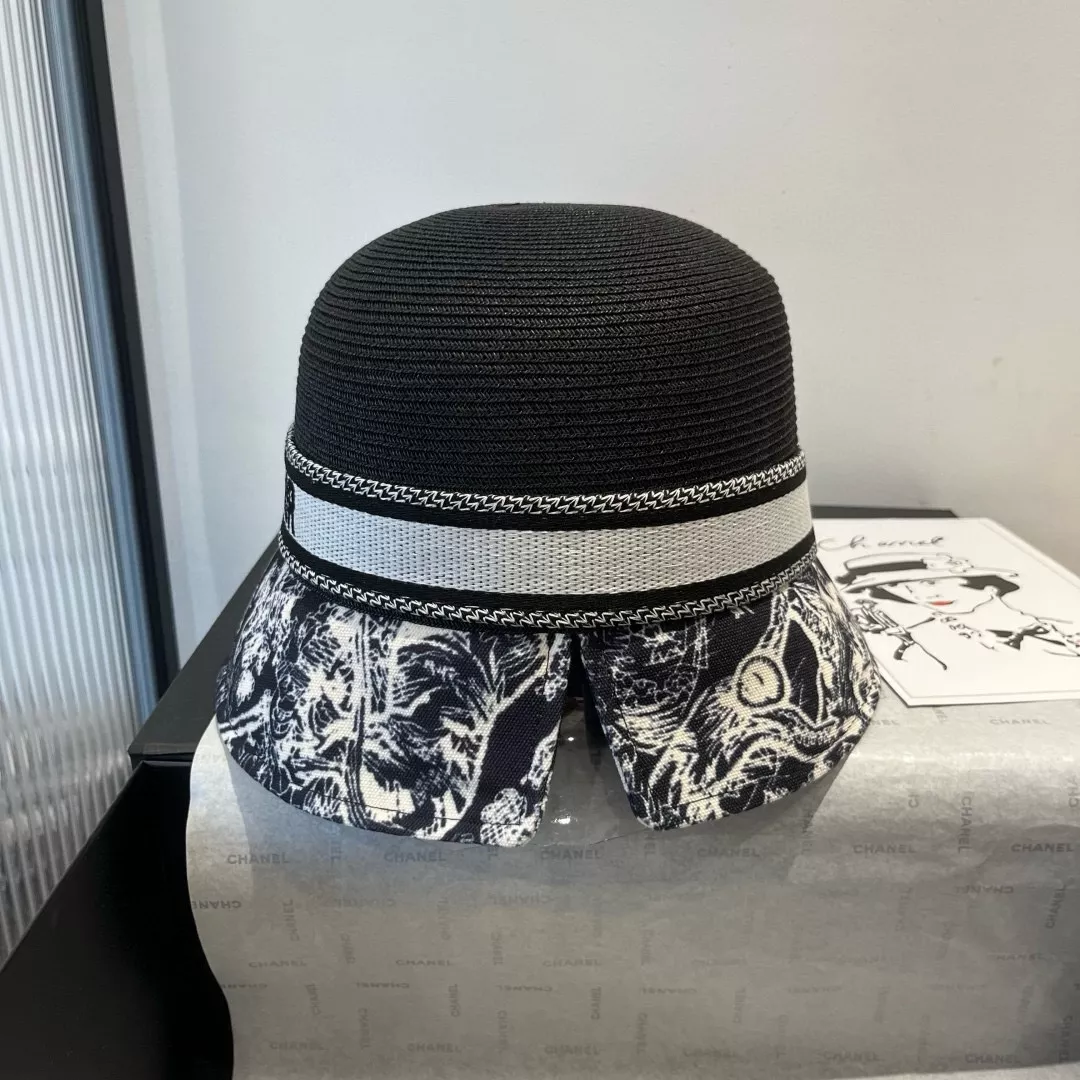 Christian Dior Caps Cozy 2972