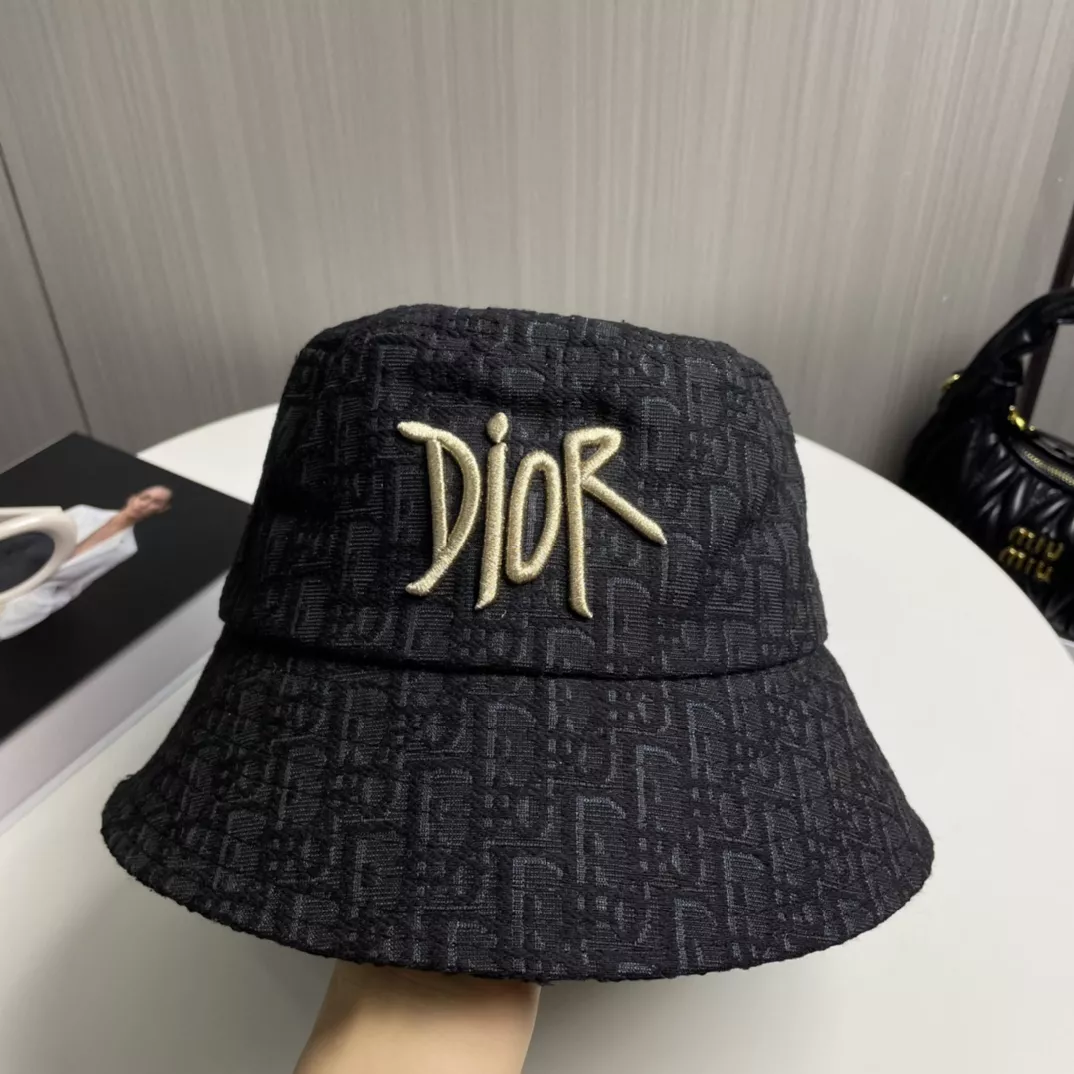 Christian Dior Caps EyeCatching 7796