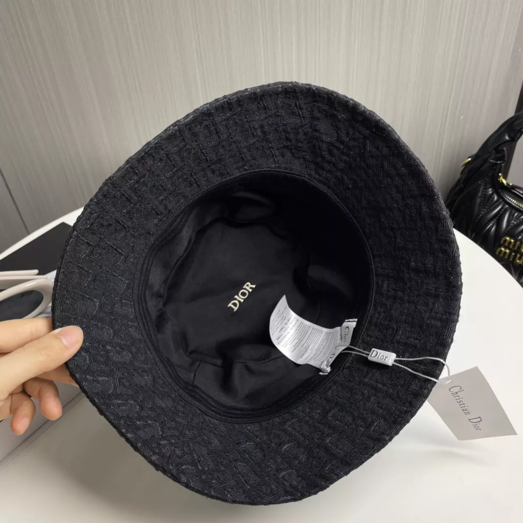 Christian Dior Caps EyeCatching 7796