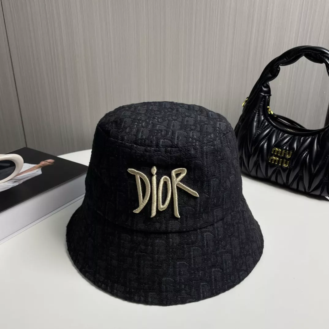 Christian Dior Caps EyeCatching 7796