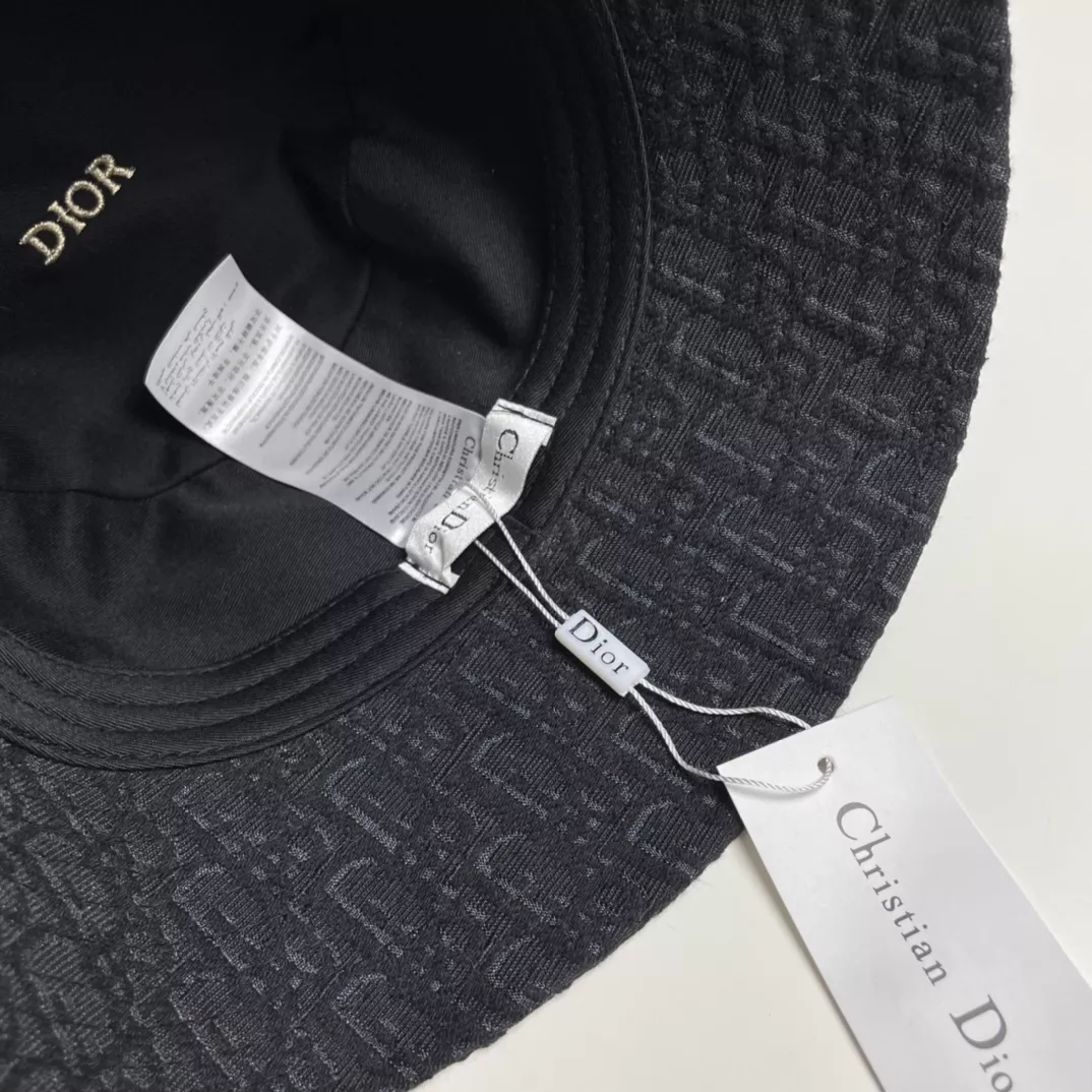 Christian Dior Caps EyeCatching 7796