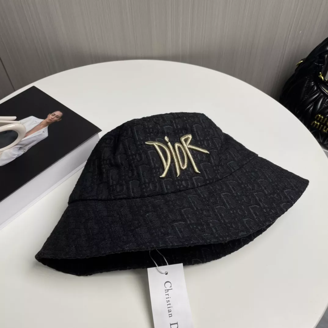 Christian Dior Caps EyeCatching 7796