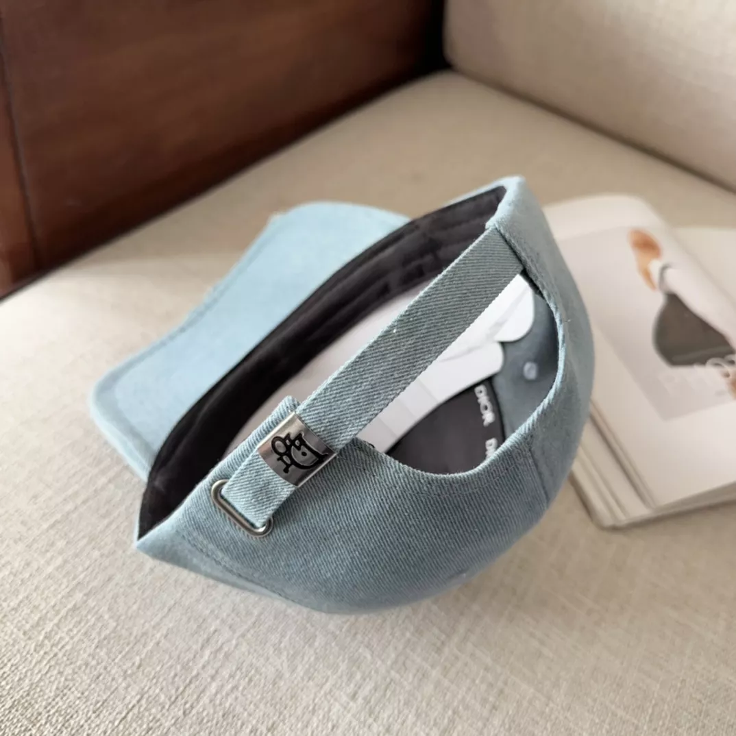 Christian Dior Caps Functional 8964