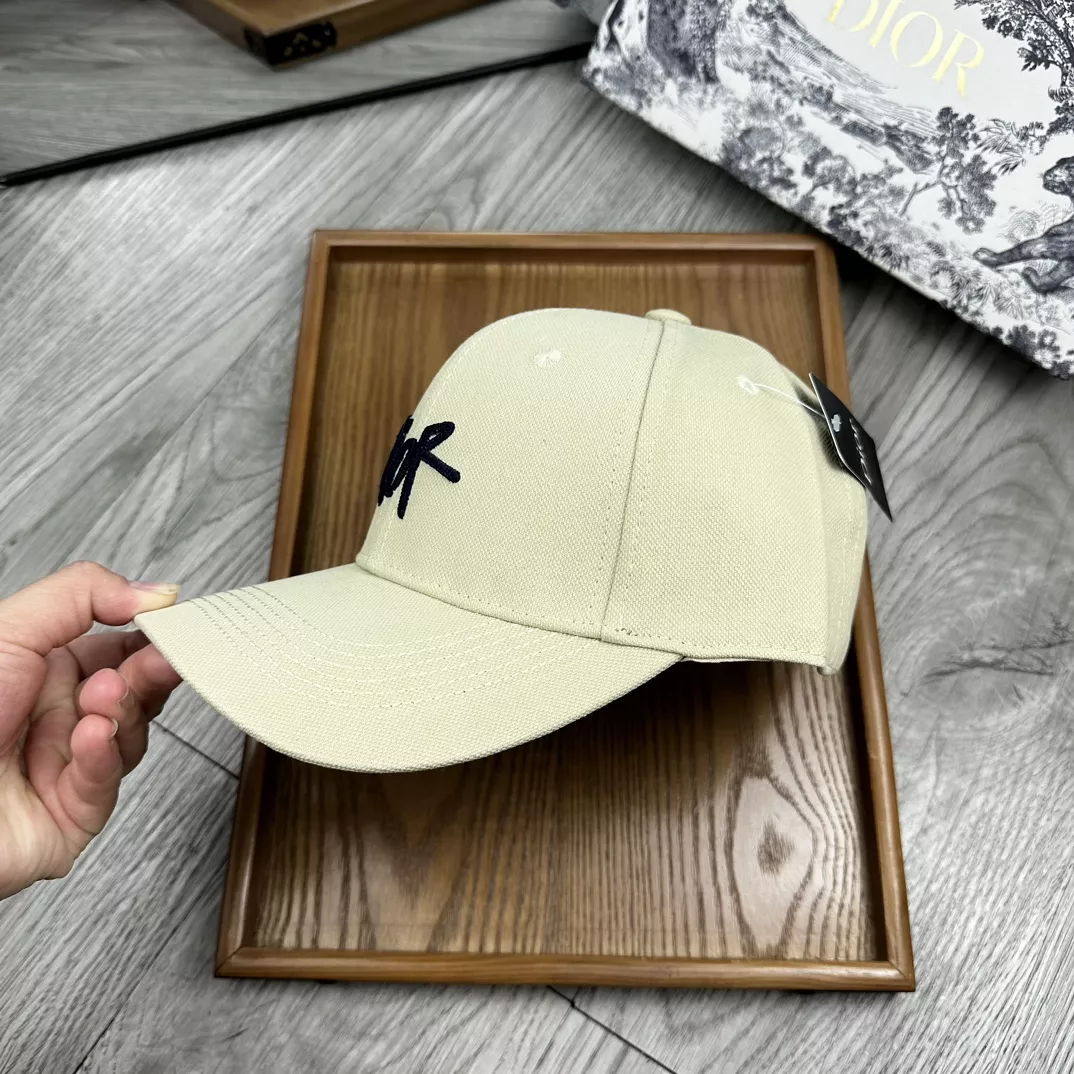 Christian Dior Caps GoAnywhere 3146