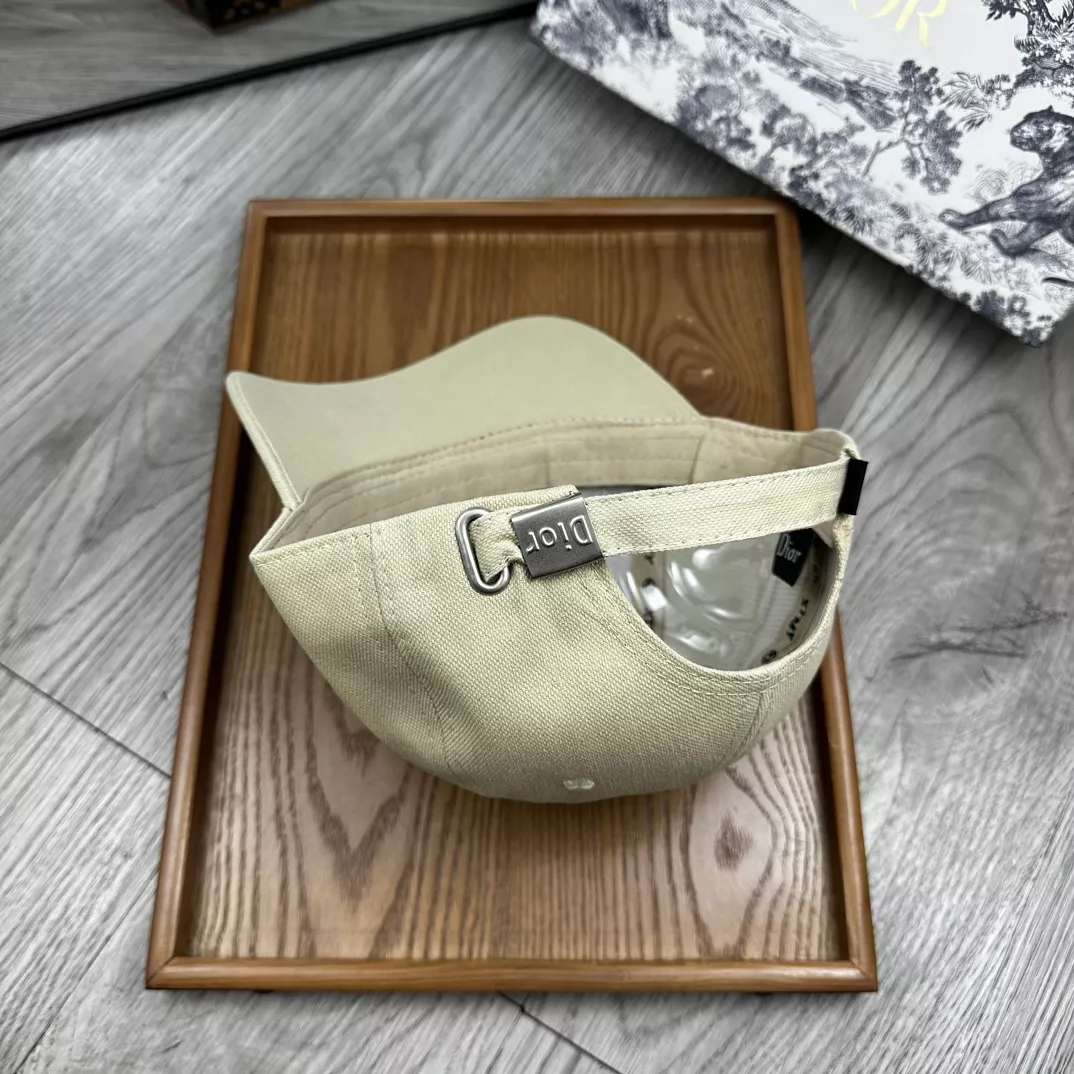 Christian Dior Caps GoAnywhere 3146