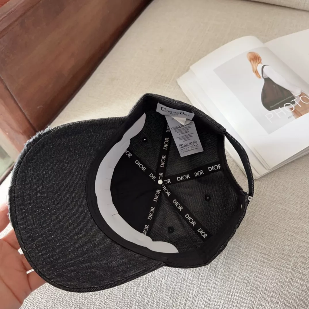 Christian Dior Caps GoodFit 7858