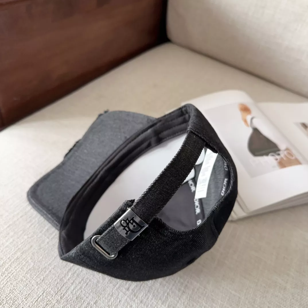 Christian Dior Caps GoodFit 7858