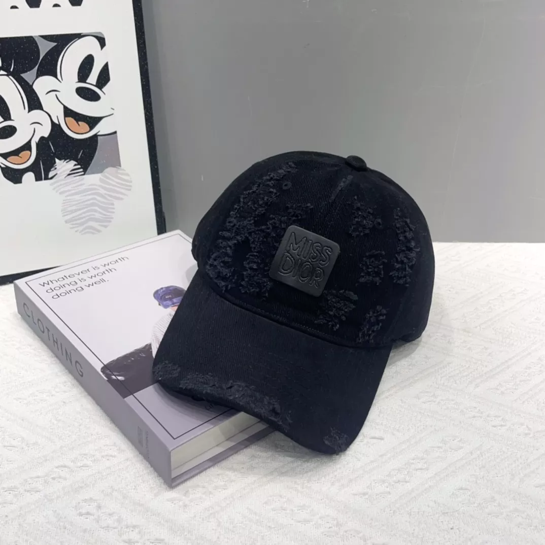 Christian Dior Caps Lightweight 7523