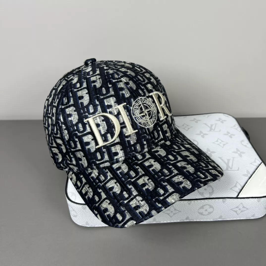Christian Dior Caps Minimalist 7554
