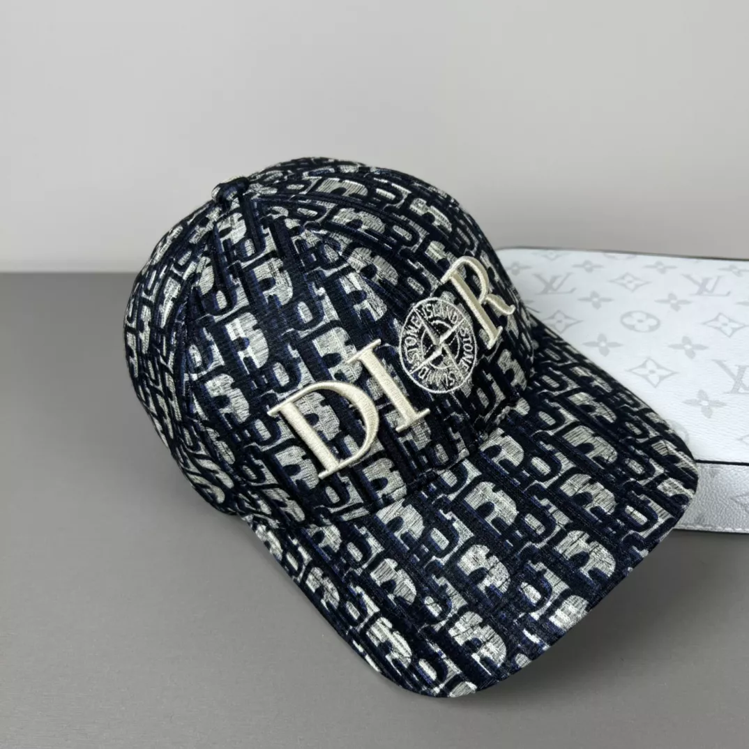 Christian Dior Caps Minimalist 7554