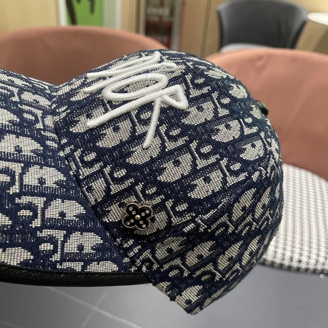 Christian Dior Caps Minimalist 776