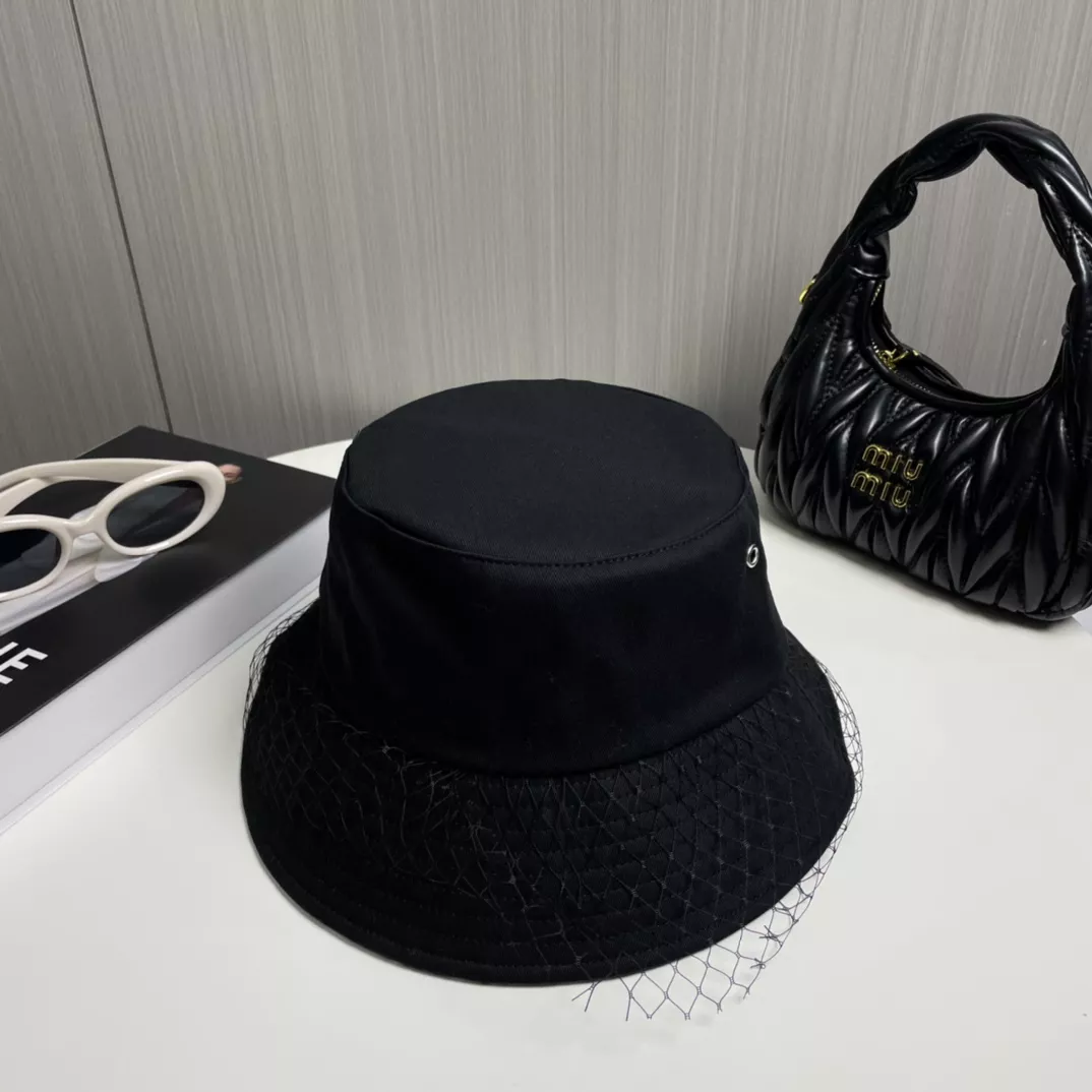 Christian Dior Caps Modern 1908