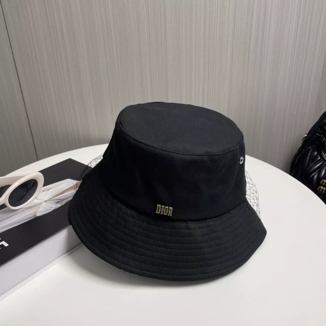 Christian Dior Caps Modern 1908