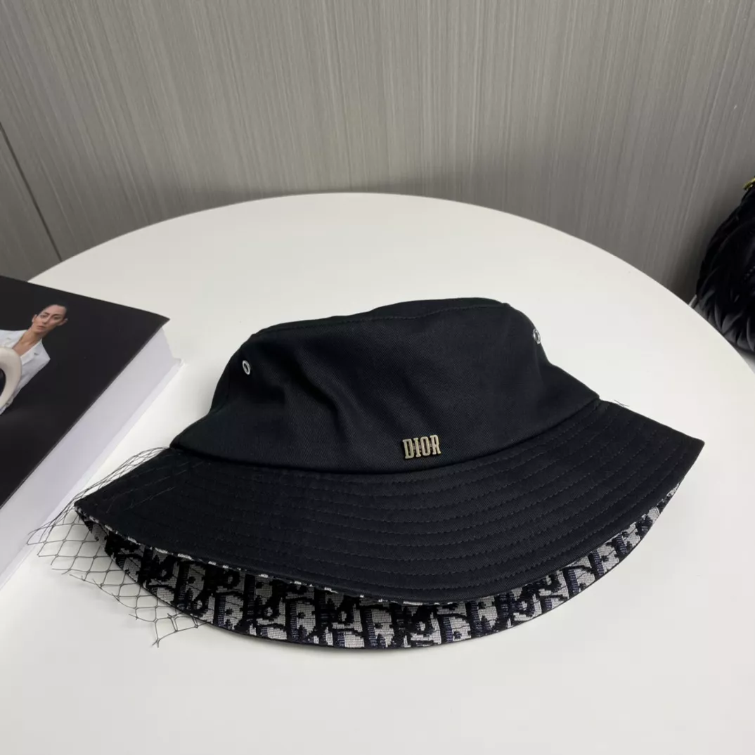 Christian Dior Caps Modern 1908
