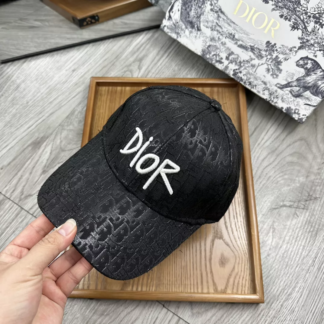 Christian Dior Caps Modern 3258