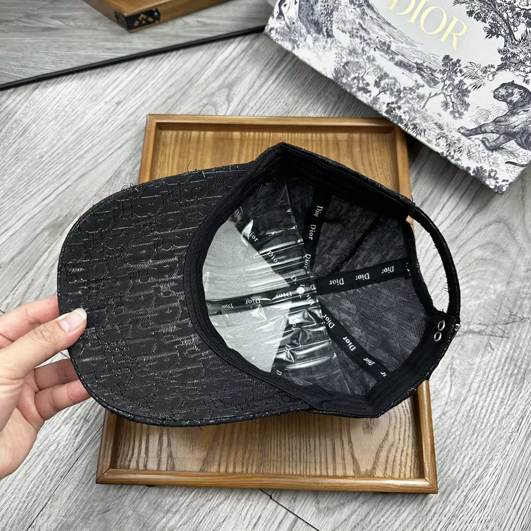 Christian Dior Caps Modern 3258