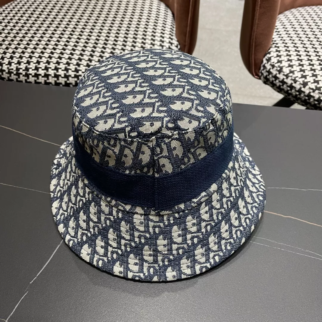 Christian Dior Caps Modern 9054