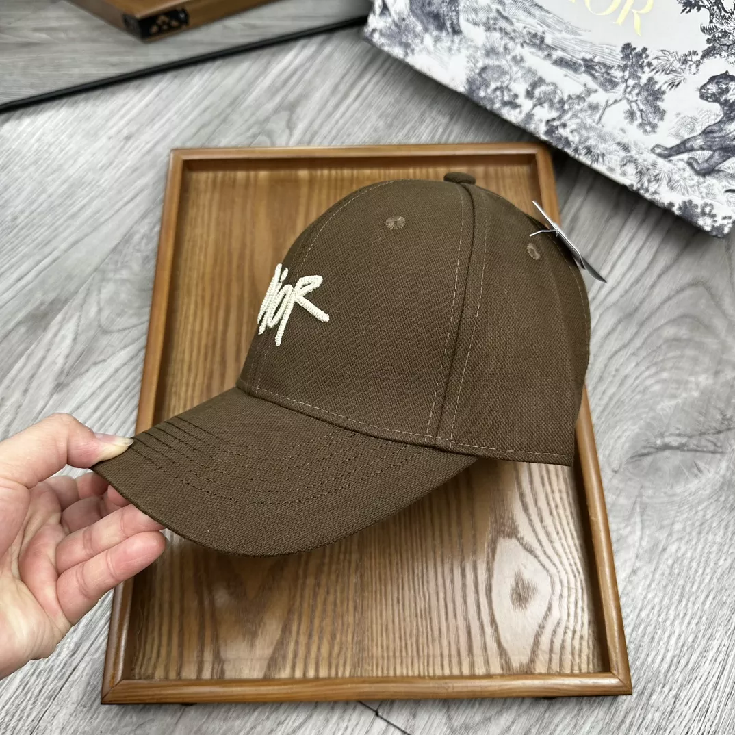 Christian Dior Caps ModernLook 6284