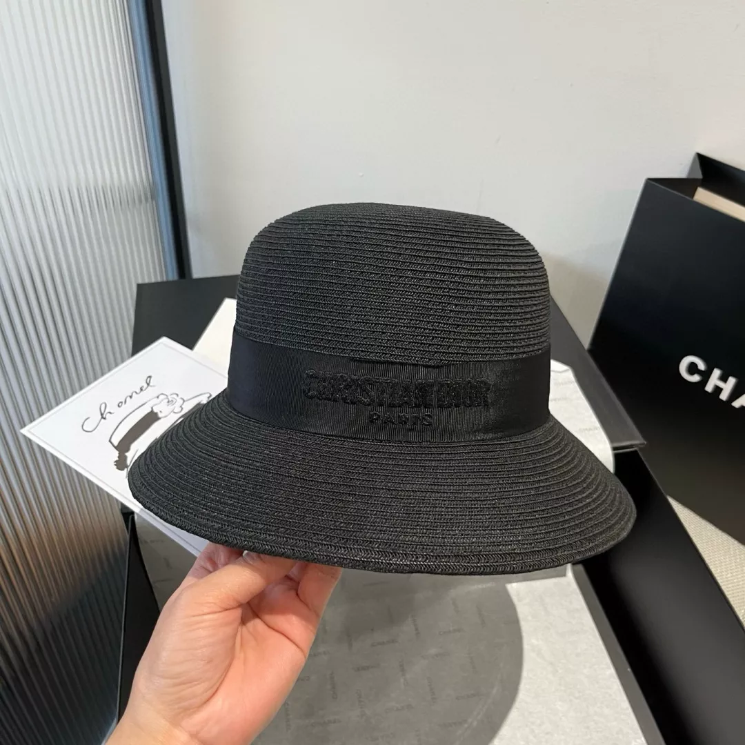 Christian Dior Caps Practical 2138