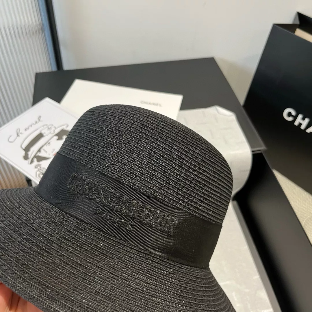 Christian Dior Caps Practical 2138