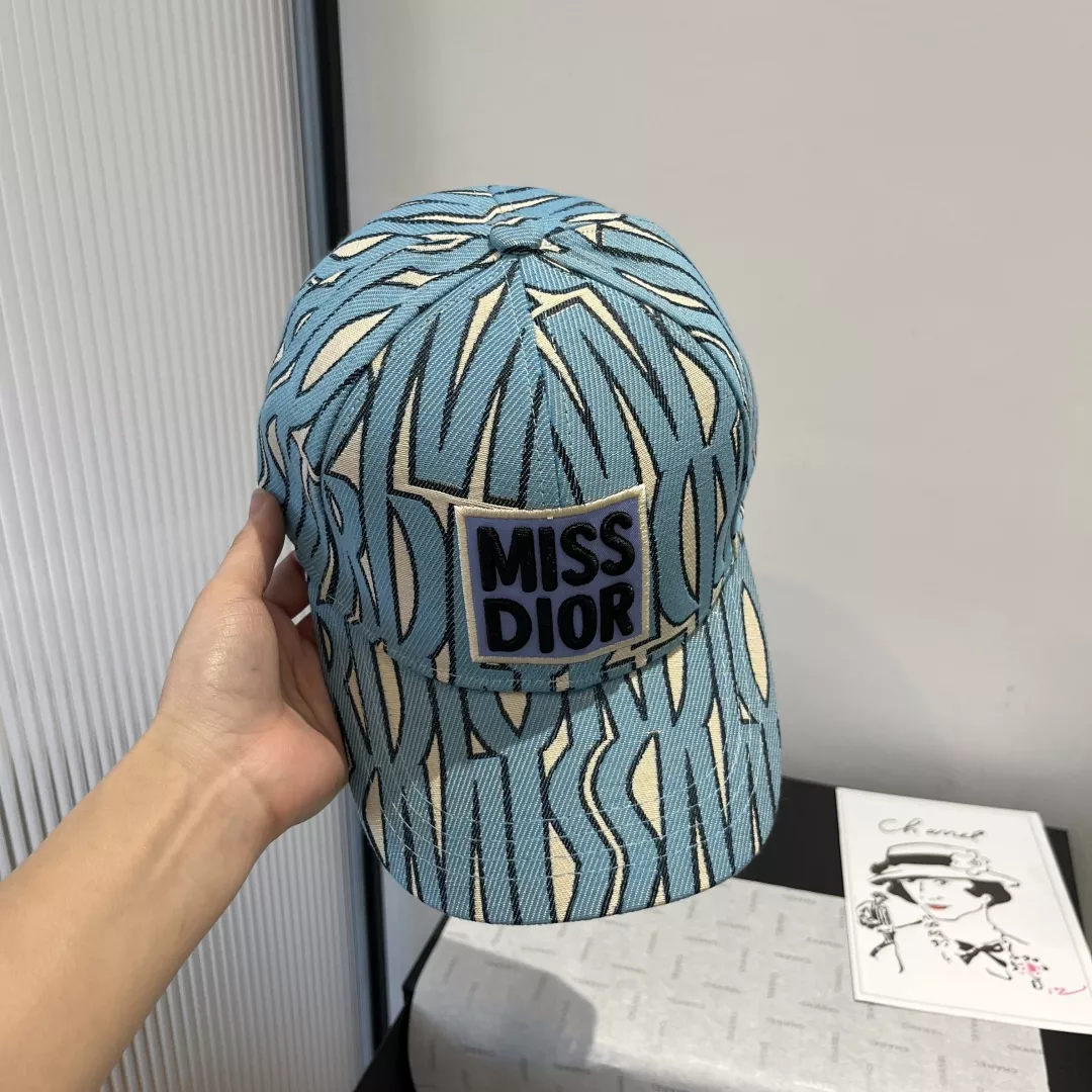 Christian Dior Caps Practical 4812