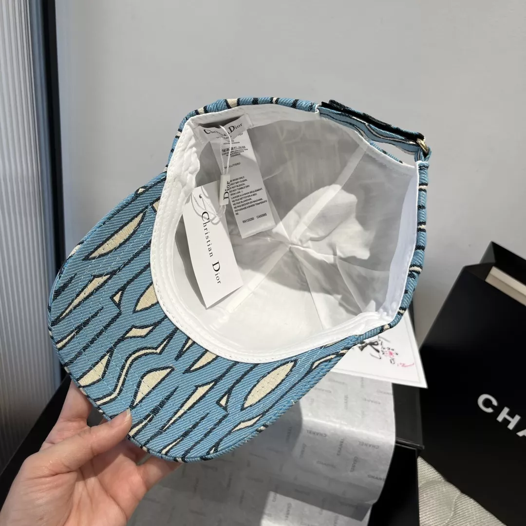 Christian Dior Caps Practical 4812