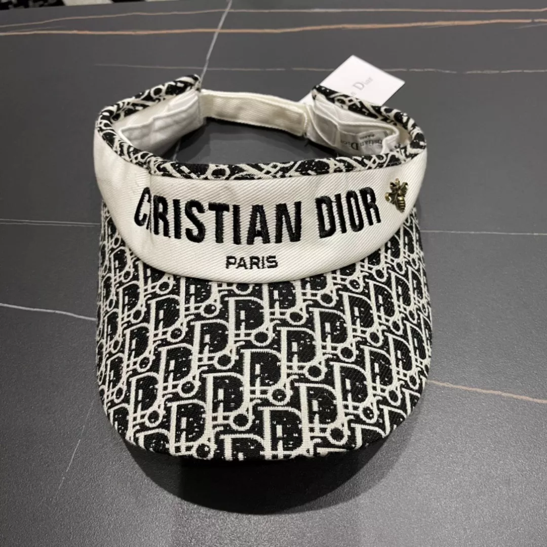 Christian Dior Caps Practical 7287