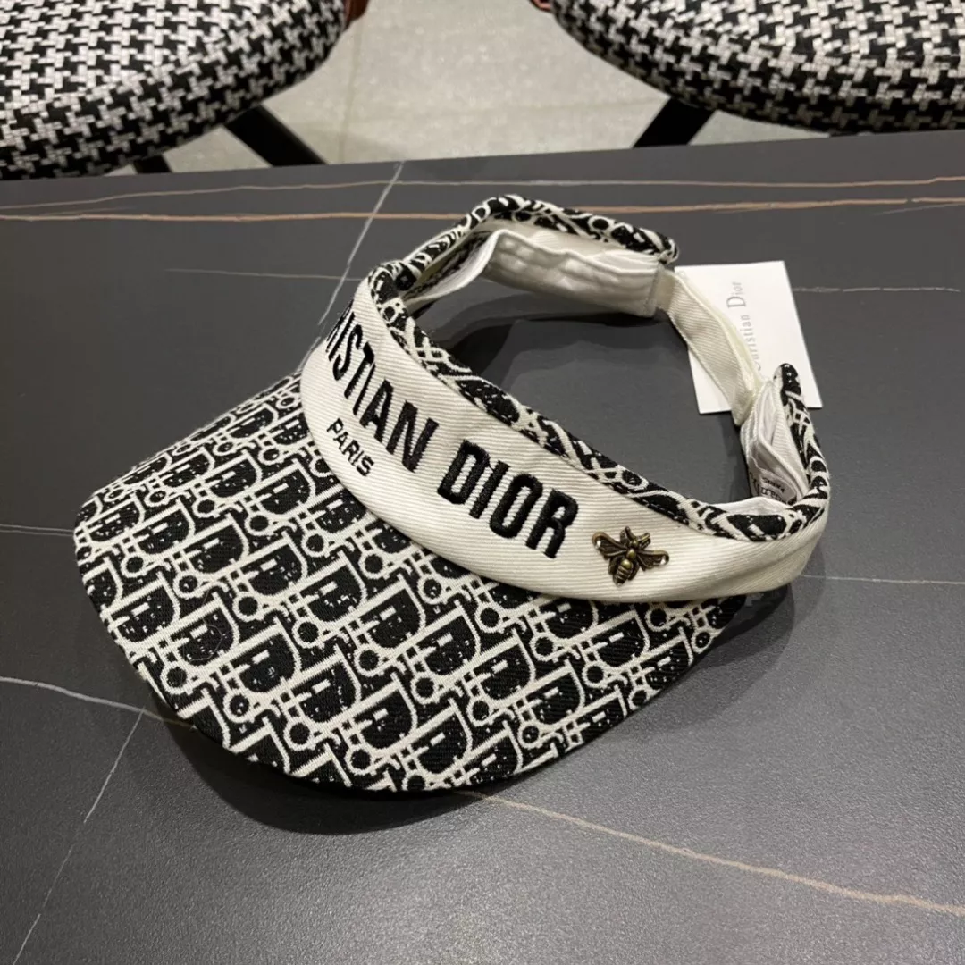 Christian Dior Caps Practical 7287
