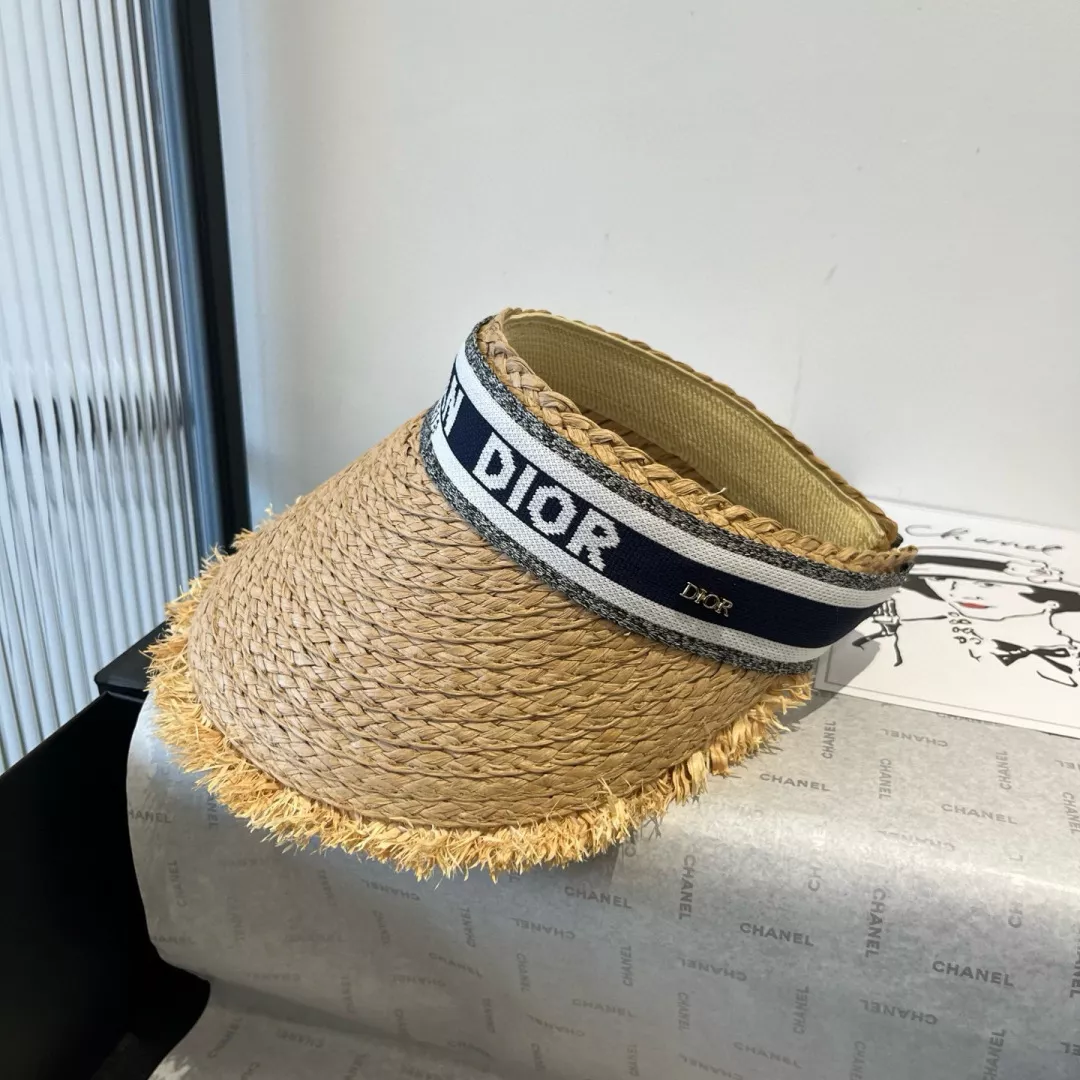 Christian Dior Caps Practical 979