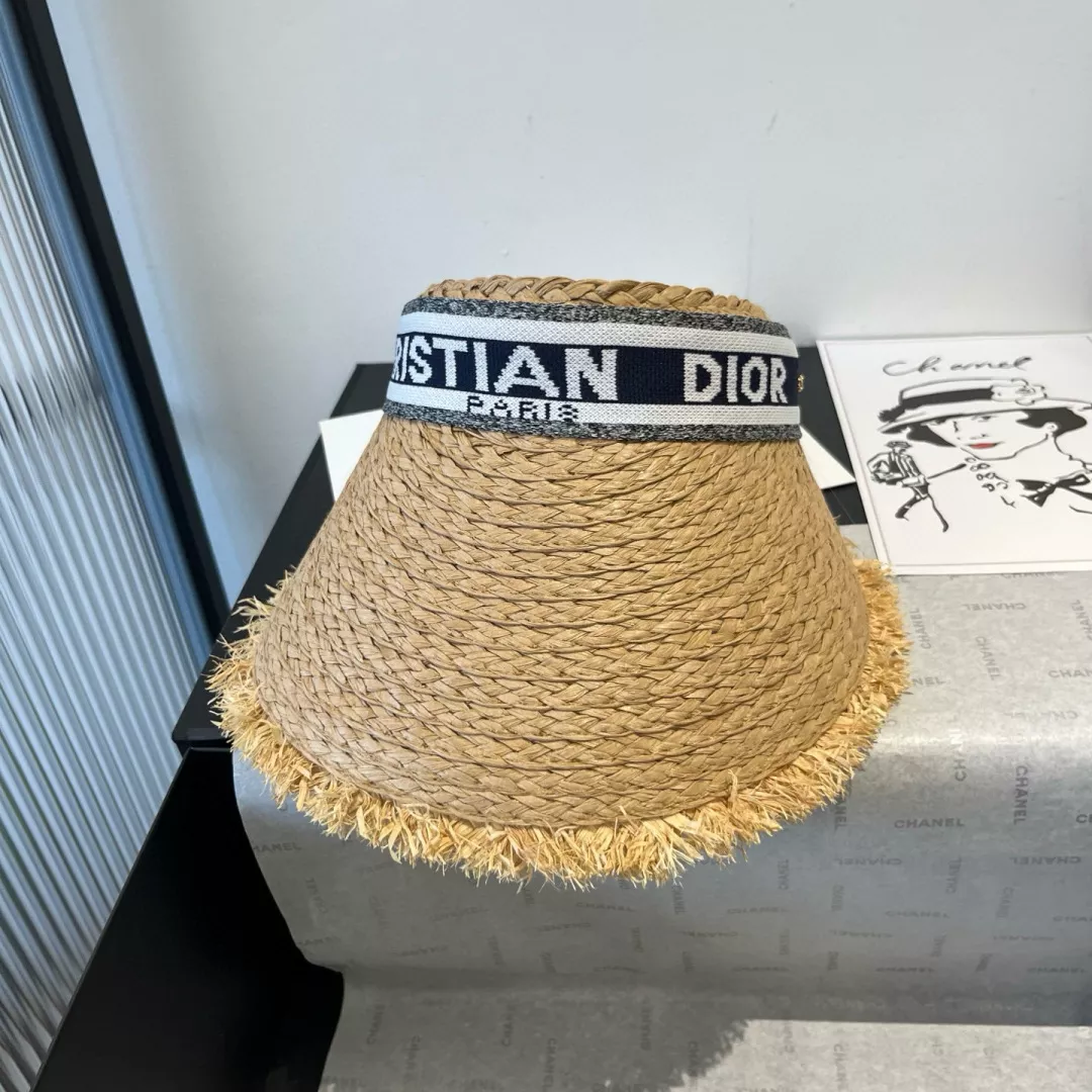 Christian Dior Caps Practical 979