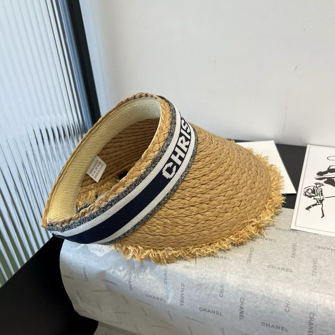 Christian Dior Caps Practical 979
