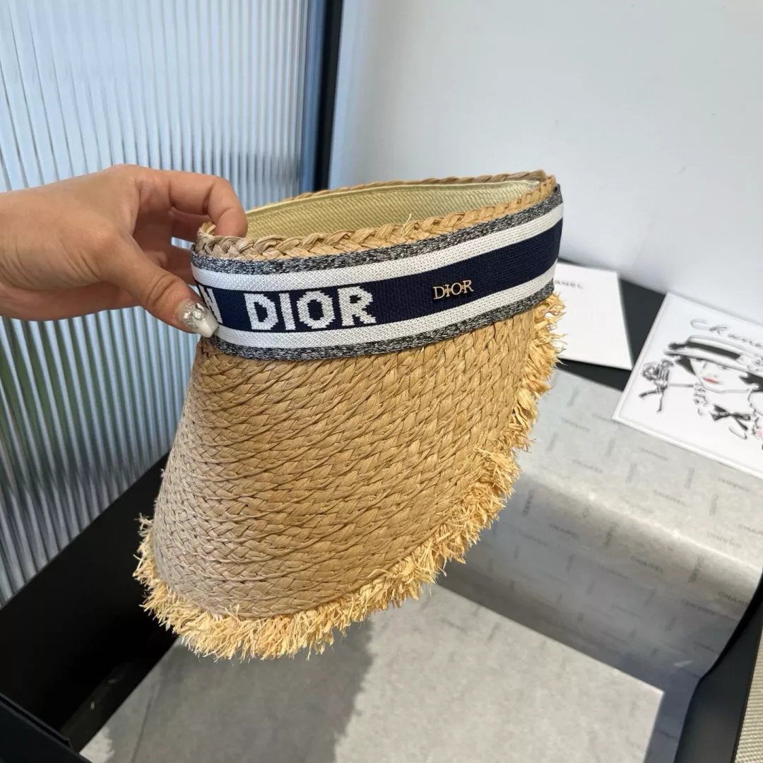 Christian Dior Caps Practical 979