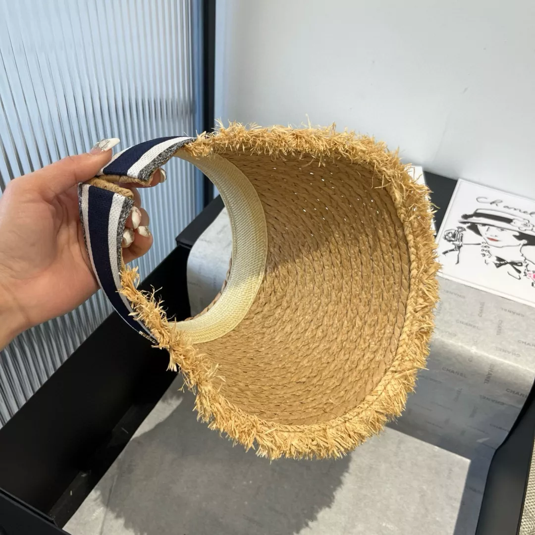 Christian Dior Caps Practical 979