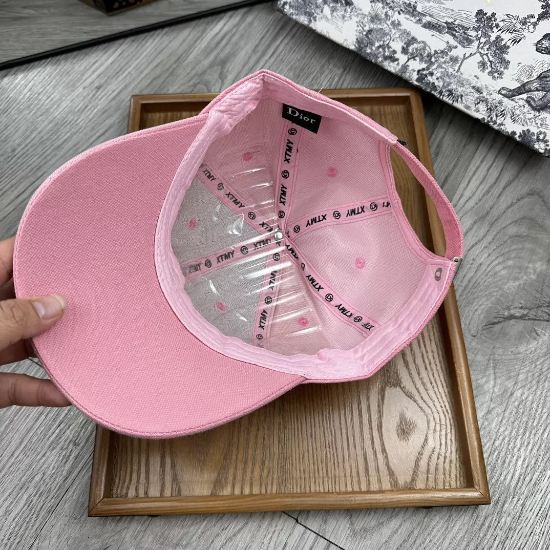 Christian Dior Caps Refined 1553